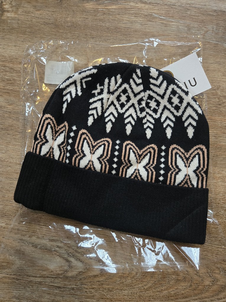 D'iyanu Black Knit Beanie Tan And White Pattern — image 3 of 4